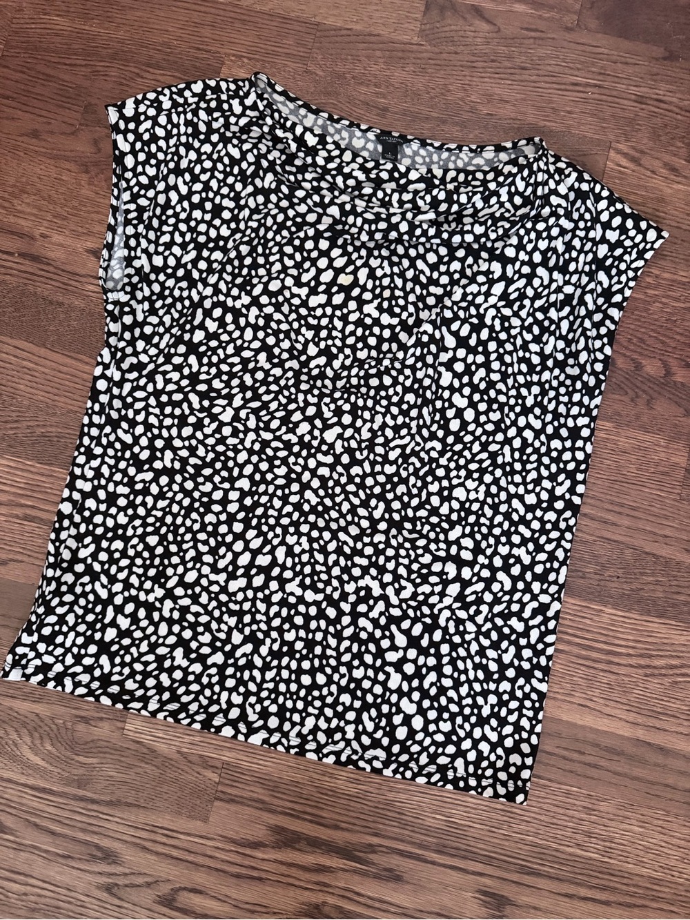 Ann Taylor Black & White animal print blouse